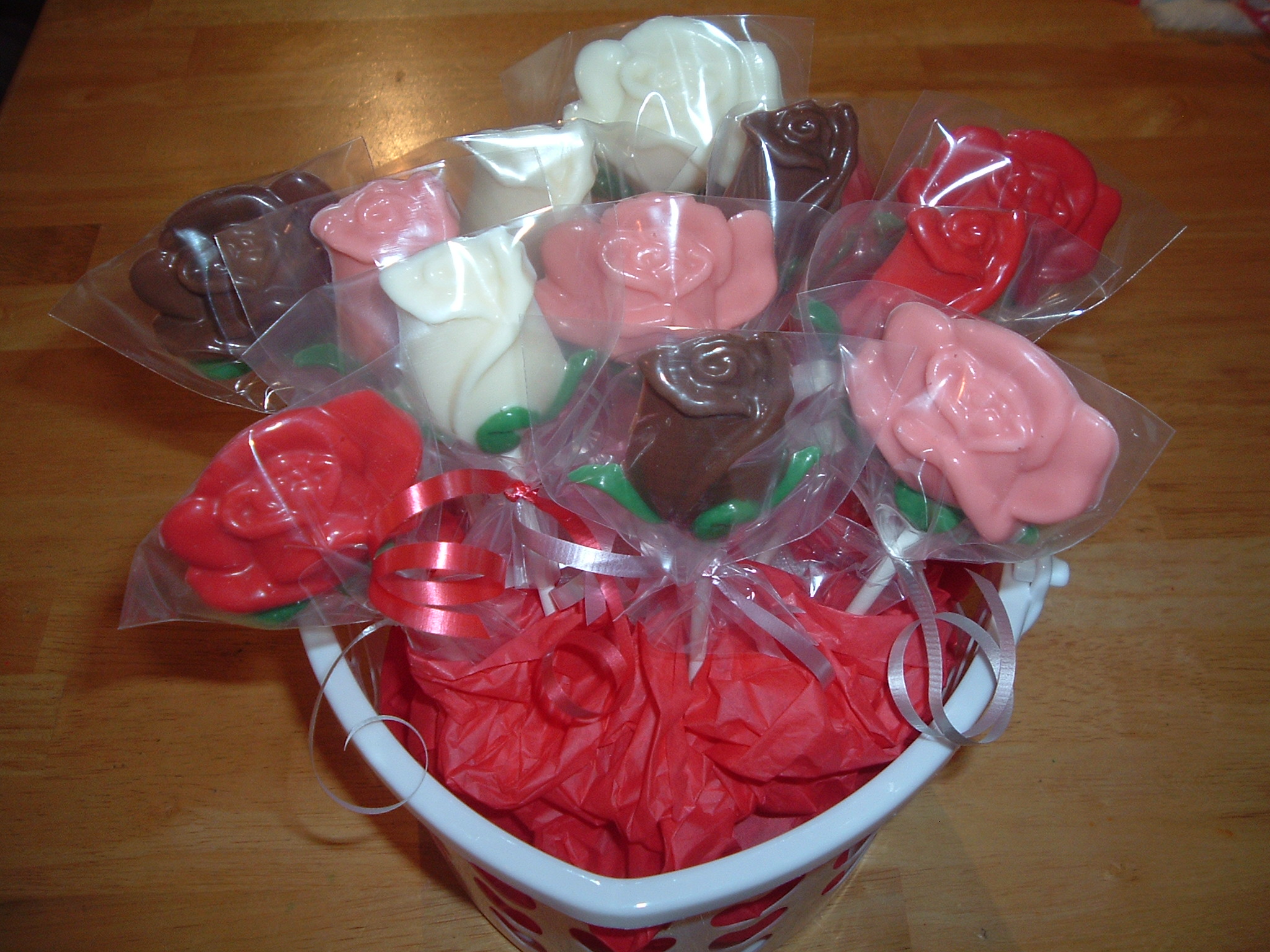 Valentines Chocolate Roses Lollipop Gift Basket in White